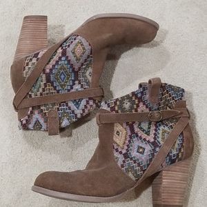 American Eagle Suede Booties